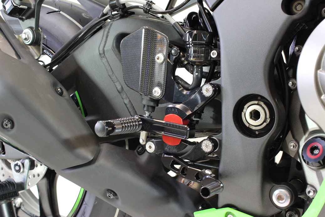 ZX10R(1520) Gilles Tooling adjustable rearset VCR38GT _Rearset_Gilles Tooling_改裝零件_翔利車行有限公司