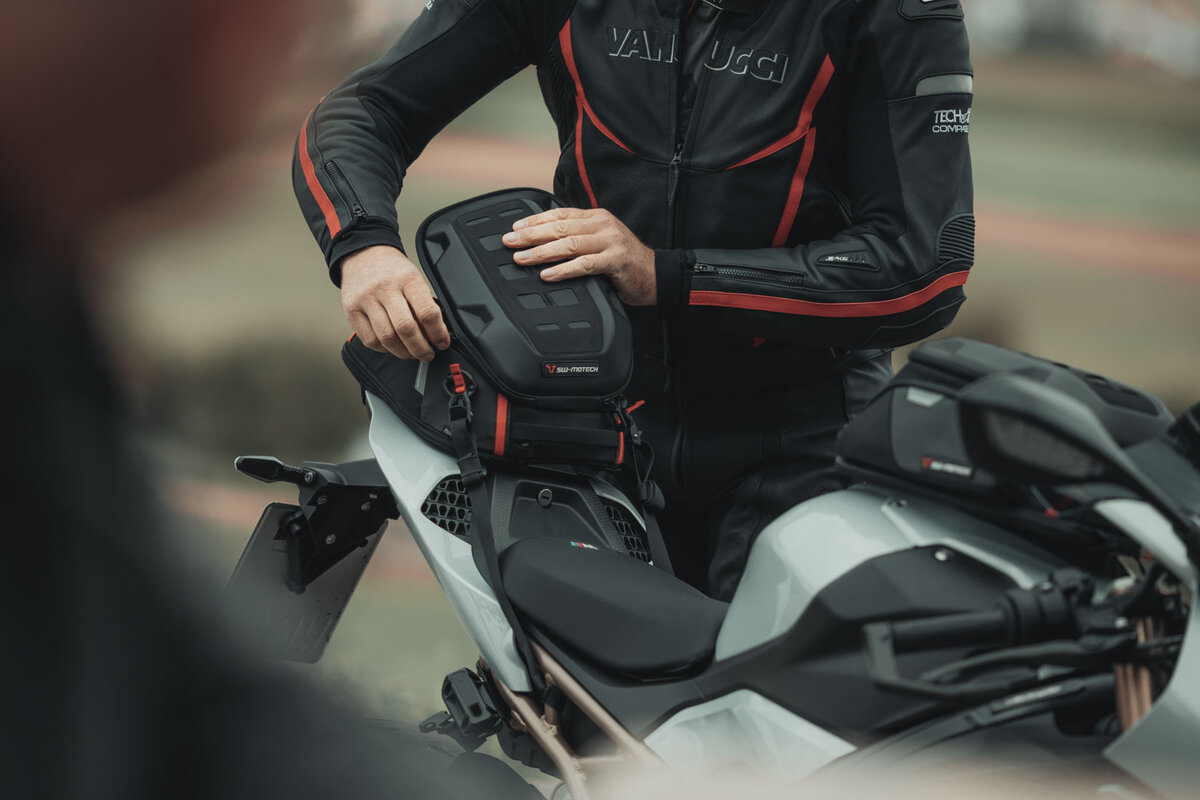 Sv650 tail bag on sale